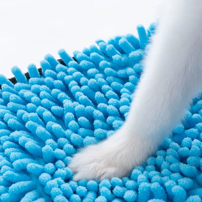Pet Drying Towel with Hand Pockets – For Dogs & Cats